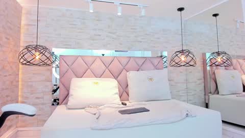 Snapshot of im_mou_ chatting on 01-25-25, 03:41 im mou online show from 01-25-25, 03:41