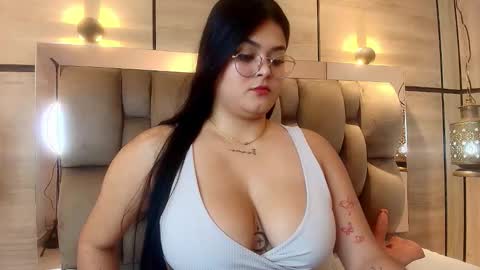 Snapshot of im_mou_ chatting on 10-14-25, 12:50 im mou online show from 10-14-25, 12:50