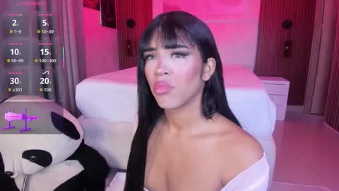 Snapshot of im_perla chatting on 11-27-25, 09:17 Perla online show from 11-27-25, 09:17