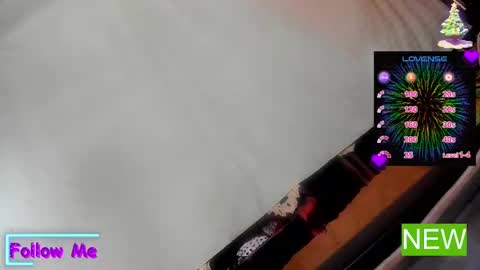 ella may online show from 12-31-24, 06:37