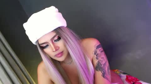 Candy Moore online show from 12-18-24, 05:15