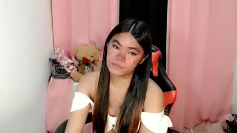 Snapshot of im_yourfairyannaxx chatting on 11-11-25, 02:17 im_yourfairyannaxx online show from 11-11-25, 02:17