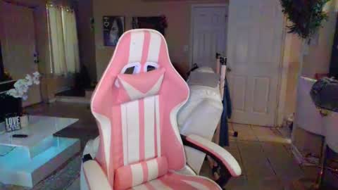 Snapshot of iman_love chatting on 09-23-25, 07:06 iman_love online show from 09-23-25, 07:06