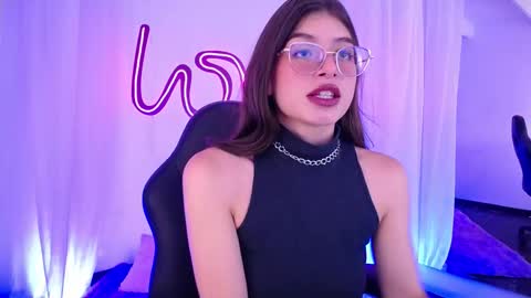 Snapshot of imchloe_ chatting on 10-14-25, 09:15 Chloe online show from 10-14-25, 09:15