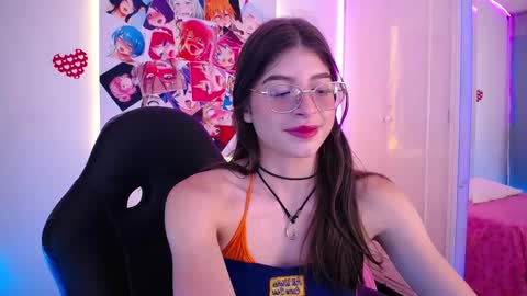 Snapshot of imchloe_ chatting on 10-22-25, 08:19 Chloe online show from 10-22-25, 08:19