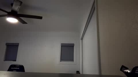 Snapshot of imchokingchicken chatting on 09-15-25, 05:40 imchokingchicken online show from 09-15-25, 05:40