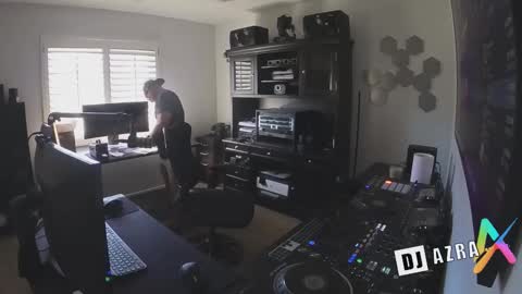 DJ Azra online show from 10-29-25, 09:38