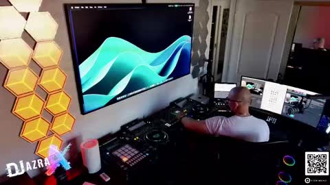 DJ Azra online show from 04-11-26, 03:27