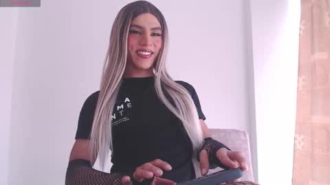     online show from 10-18-25, 03:02