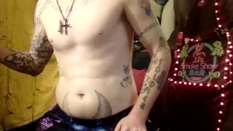 Snapshot of imglorious1 chatting on 02-08-25, 06:22 JJ online show from 02-08-25, 06:22