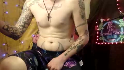 Snapshot of imglorious1 chatting on 02-11-25, 05:37 JJ online show from 02-11-25, 05:37
