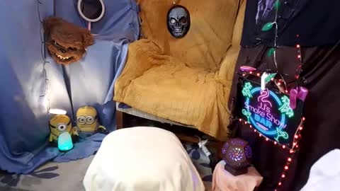 Snapshot of imglorious1 chatting on 10-10-25, 03:05 JJ online show from 10-10-25, 03:05