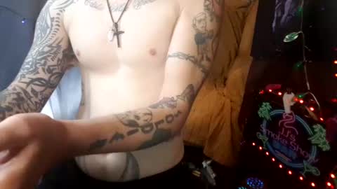 Snapshot of imglorious1 chatting on 10-13-25, 04:45 JJ online show from 10-13-25, 04:45