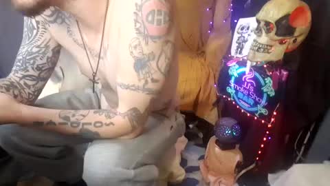 Snapshot of imglorious1 chatting on 10-18-25, 06:48 JJ online show from 10-18-25, 06:48