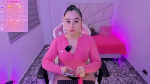  independient model online show from 11-17-25, 11:32