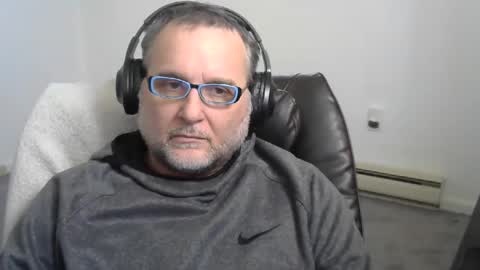 Kel online show from 11-04-25, 06:51