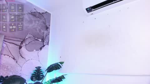 Leana online show from 12-14-24, 09:56