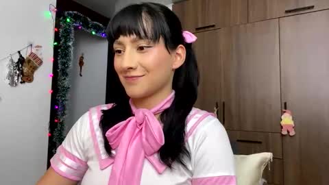 Lenka online show from 12-17-25, 11:33