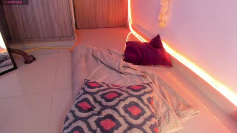 Snapshot of immia_rosse chatting on 12-11-24, 01:26 mia ---------  COL TIME online show from 12-11-24, 01:26