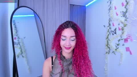 Snapshot of immia_rosse chatting on 12-12-24, 01:32 mia ---------  COL TIME online show from 12-12-24, 01:32