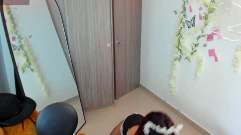 Snapshot of immia_rosse chatting on 12-12-24, 10:42 mia ---------  COL TIME online show from 12-12-24, 10:42