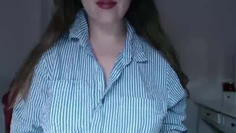 Pola online show from 02-25-25, 10:39