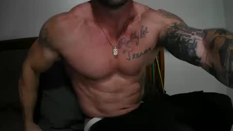 Snapshot of imnewherelollol chatting on 10-11-25, 08:07 Majordadbod101 online show from 10-11-25, 08:07