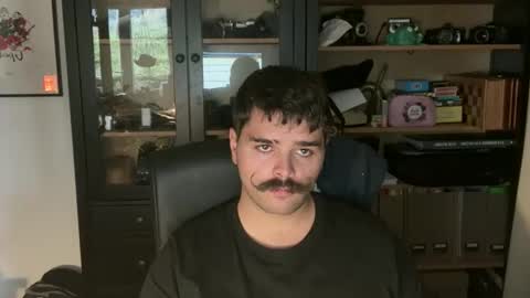 Snapshot of imnothuman22 chatting on 11-17-25, 02:12 imnothuman22 online show from 11-17-25, 02:12