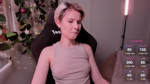 Mia online show from 01-03-25, 08:22