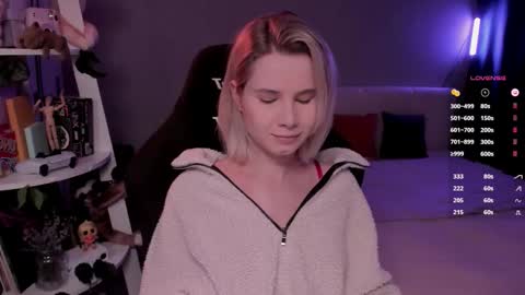 Mia online show from 02-11-26, 07:35