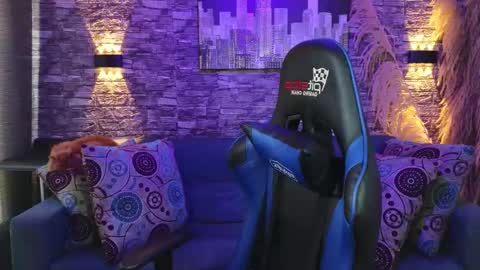 Karen  online show from 10-03-25, 07:22