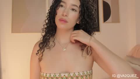 Snapshot of imsarah__ chatting on 10-13-25, 01:49 Sara online show from 10-13-25, 01:49