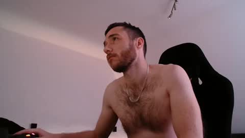 Flummi online show from 10-31-25, 01:17