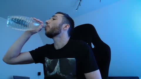 Flummi online show from 11-01-25, 03:08