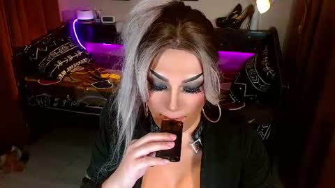 QUEEN MADI  online show from 07-28-26, 04:50