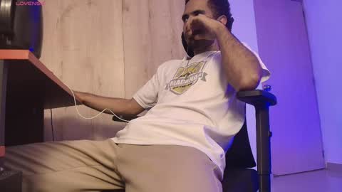 Daniel   thumb up me please its important Im new INDEPENDENT MODEL online show from 04-25-26, 03:42