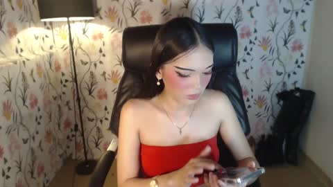 Snapshot of imyourlegalbaby chatting on 01-09-25, 08:45 Aki online show from 01-09-25, 08:45