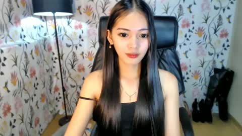 Snapshot of imyourlegalbaby chatting on 01-23-25, 05:56 Aki online show from 01-23-25, 05:56