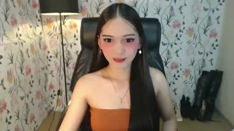 Snapshot of imyourlegalbaby chatting on 02-08-25, 12:17 Aki online show from 02-08-25, 12:17