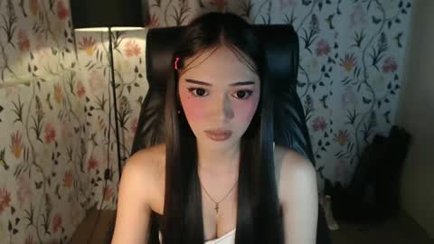 Snapshot of imyourlegalbaby chatting on 02-23-25, 12:27 Aki online show from 02-23-25, 12:27