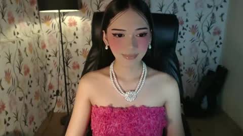 Snapshot of imyourlegalbaby chatting on 02-25-25, 05:19 Aki online show from 02-25-25, 05:19