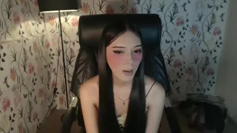 Snapshot of imyourlegalbaby chatting on 03-06-25, 11:47 Aki online show from 03-06-25, 11:47