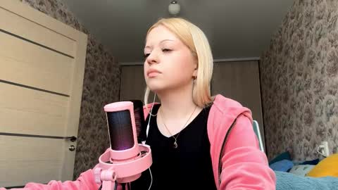 Lola online show from 02-18-26, 11:06