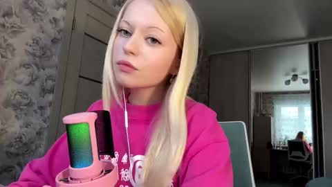 Lola online show from 03-04-26, 01:39