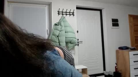 Della online show from 02-25-26, 01:43