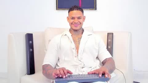 Jacobo online show from 10-06-25, 04:43