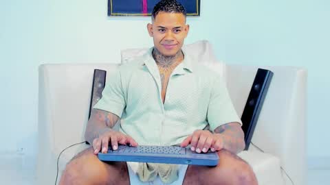 Jacobo online show from 10-14-25, 04:46