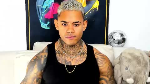 Snapshot of independent_project chatting on 12-16-25, 09:47 Jacobo online show from 12-16-25, 09:47