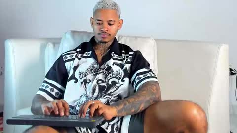 Snapshot of independent_project chatting on 02-01-26, 07:23 Jacobo online show from 02-01-26, 07:23