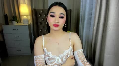 indestructabletrixie online show from 12-20-24, 03:00